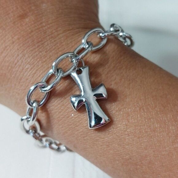 Unbranded Jewelry - Cross Charm Chain Bracelet Toggle Clasp